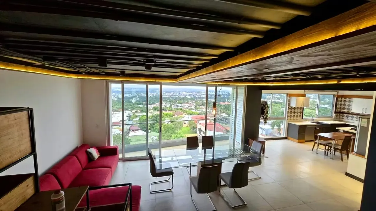FOR RENT – SPACIOUS 4-BEDROOM PENTHOUSE IN BOSQUES DE ESCAZÚ CONDOMINIUM