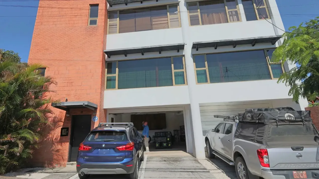 For Sale: 12-Office Building in Prime in Los Anonos Escazú