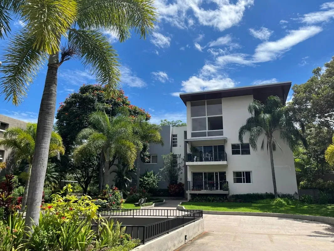 PENTHOUSE FOR SALE ONE BEDROOM IN SANTA ANA