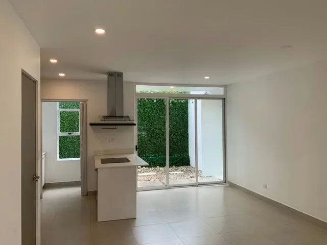 House for Rent in Gated Community – Santa Ana | Prime Location