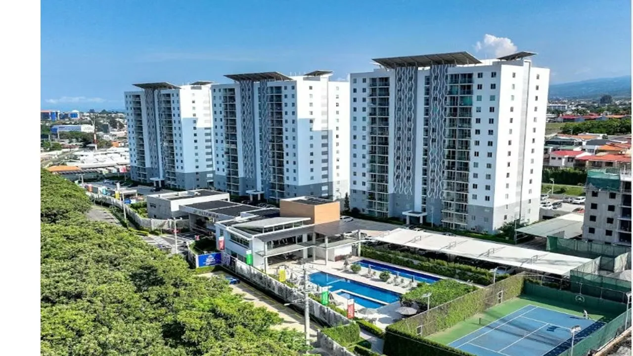 Se vende apartamento en Condominio Altamira, ubicado en el 10mo ...