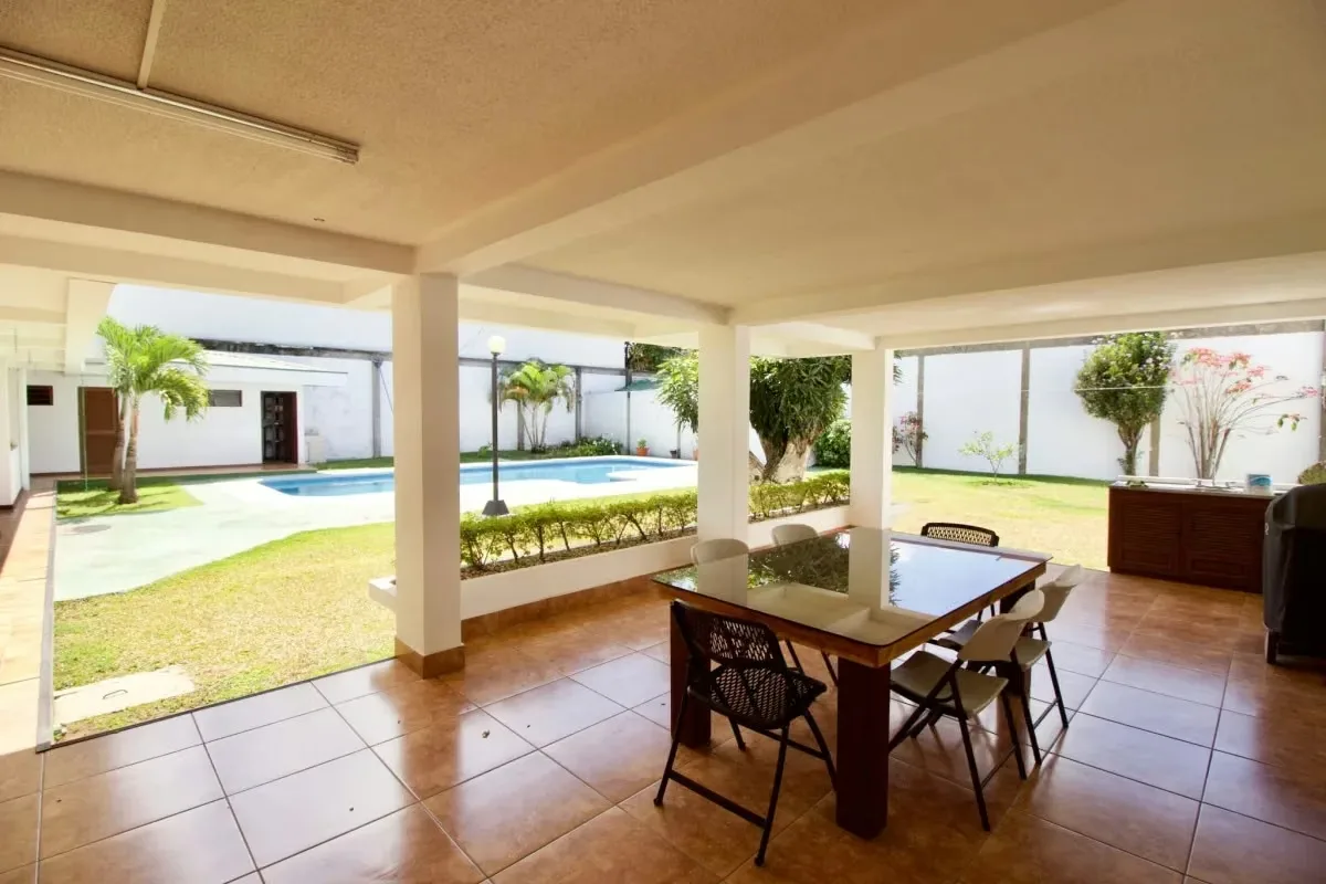 House for Sale in Uruca - Mixed Use with Luxury Finishes — photo 3