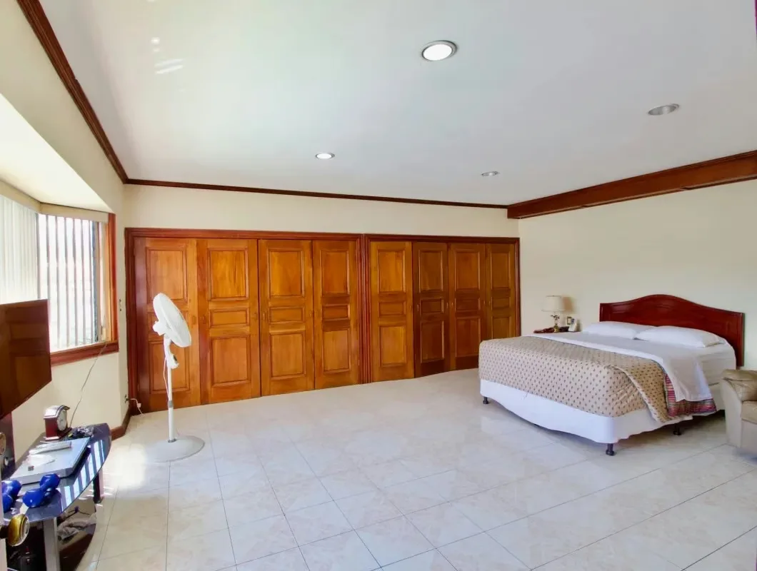 House for Sale in Uruca - Mixed Use with Luxury Finishes — photo 4