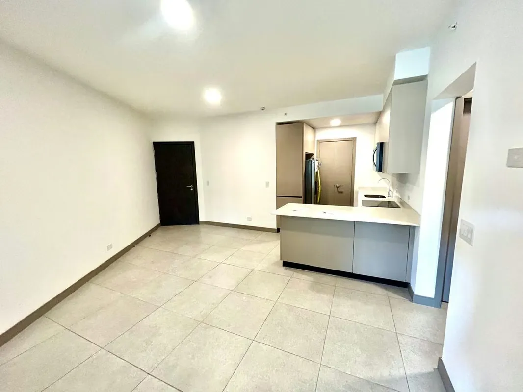 "Discover this new 68.45m ² premium apartment, perfect for professionals or couples. Located just 2 minutes from the Sabana and Paseo Colón, surrounded by the best restaurants and ...