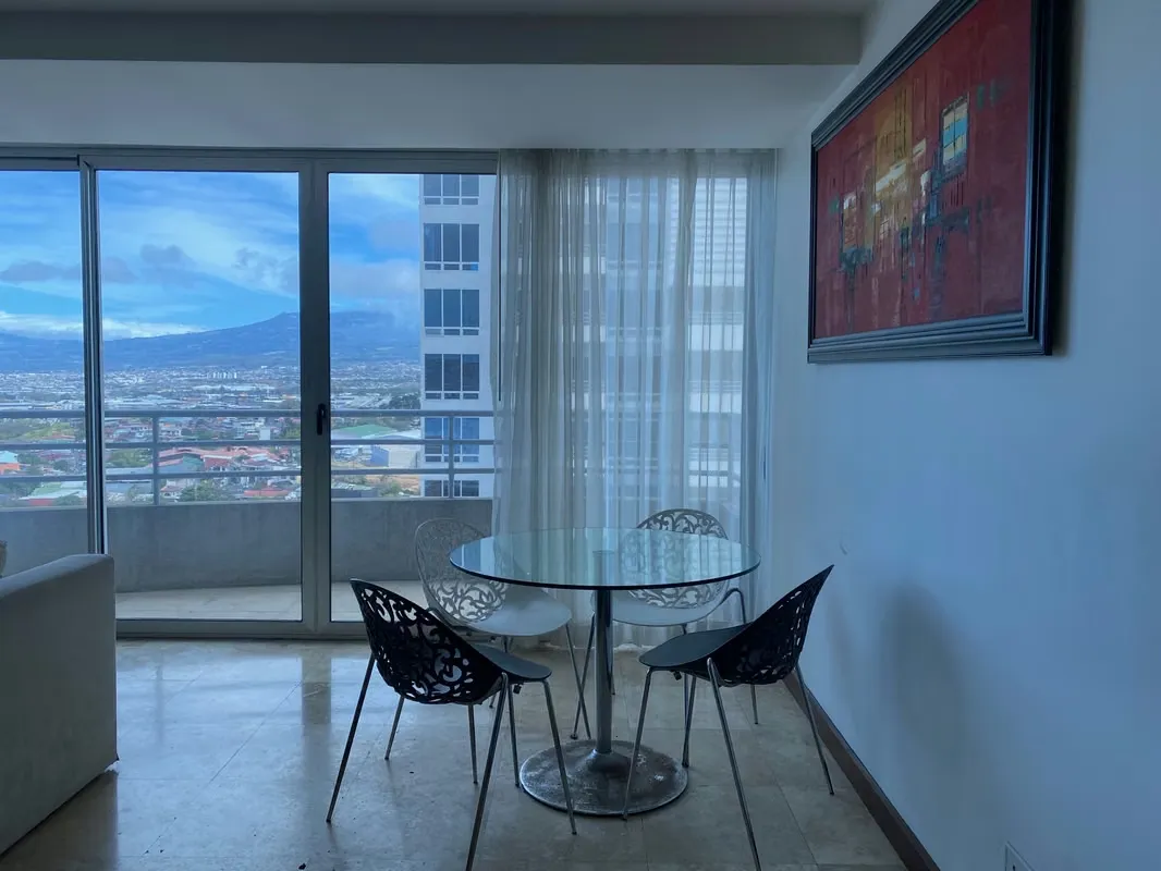 Precioso apartamento de 1 habitación en el corazón de San José