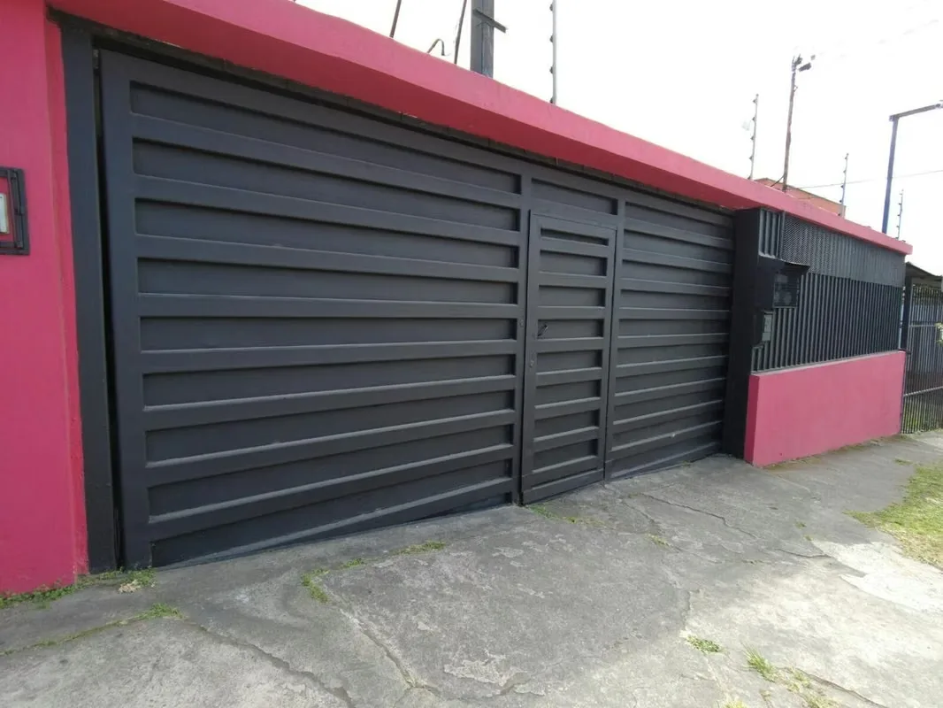 Investment Property for Sale in San Pedro Montes de Oca Mixed-Use Building