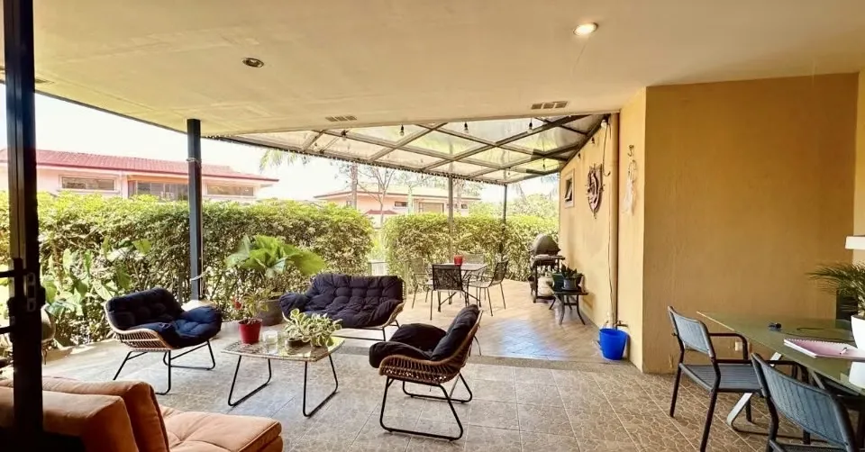 Esta hermosa casa se encuentra en un exclusivo Condominio, muy tranquilo rodeado de naturaleza, con pocas unidades. Ubicación ...