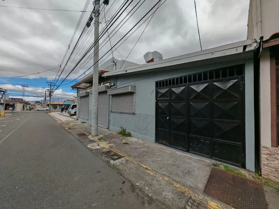 Oportunidad de invertir de manera inteligente en zona de alta plusvalía en Guadalupe centro, potencie su inversión con esta propiedad con uso comercial o residencial. Aproveche los ... — photo 3