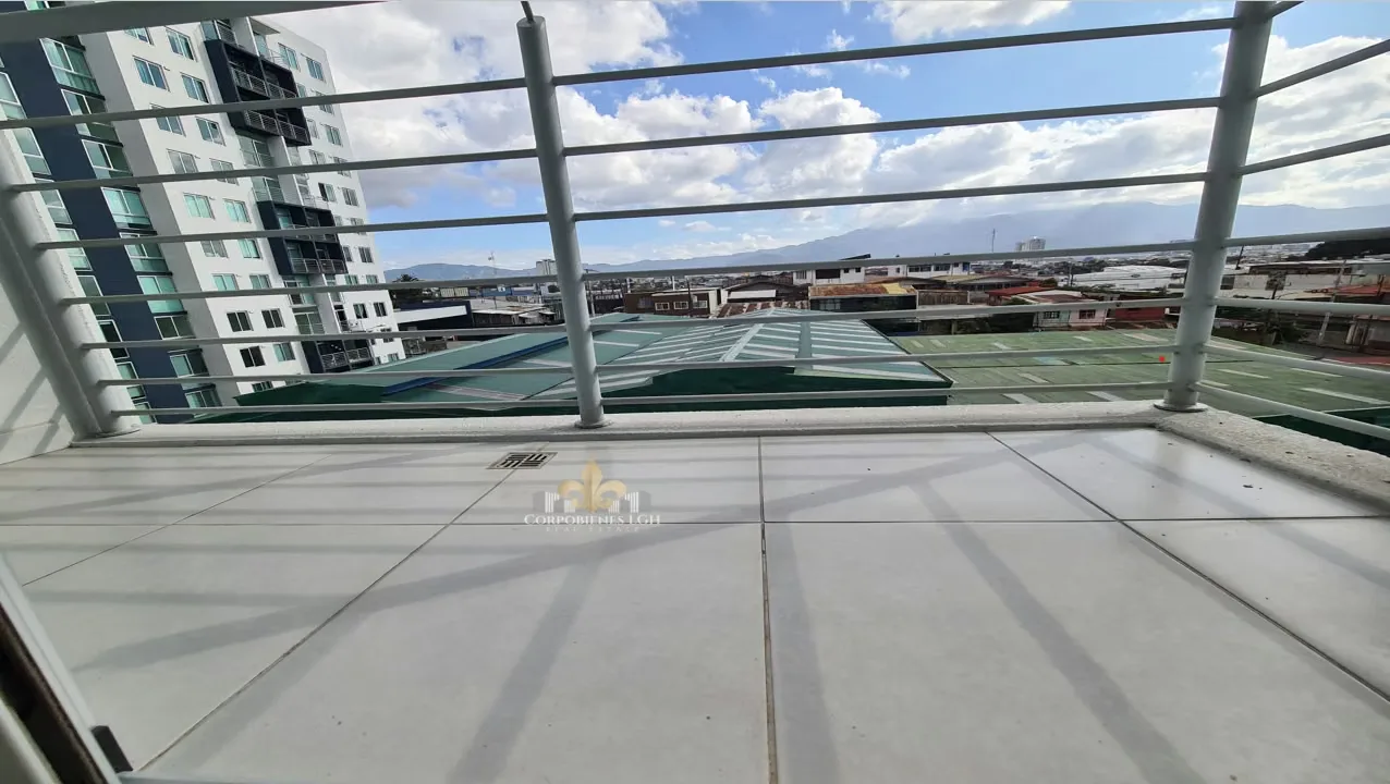 Apartamento con bellos acabados de primera calidad, en condominio exclusivo, con espectaculares áreas sociales, con excelente ubicación cerca de todos los servicios en Tibás, San ... — photo 4