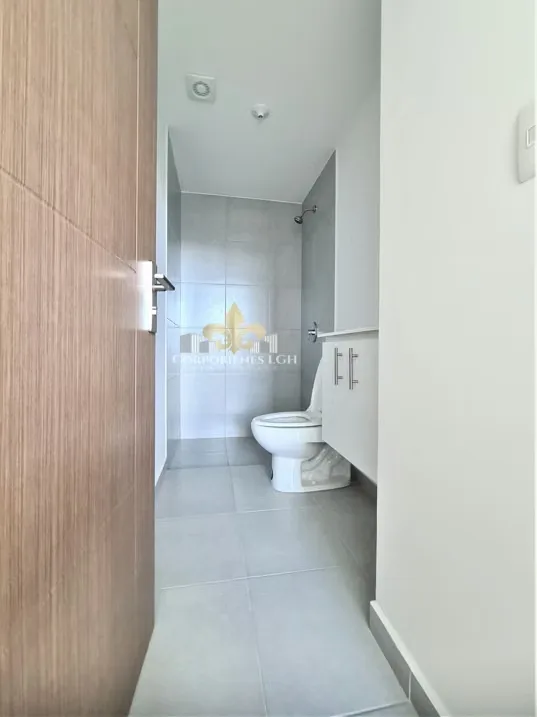 Apartamento con bellos acabados de primera calidad, en condominio exclusivo, con espectaculares áreas sociales, con excelente ubicación cerca de todos los servicios en Tibás, San ... — photo 5