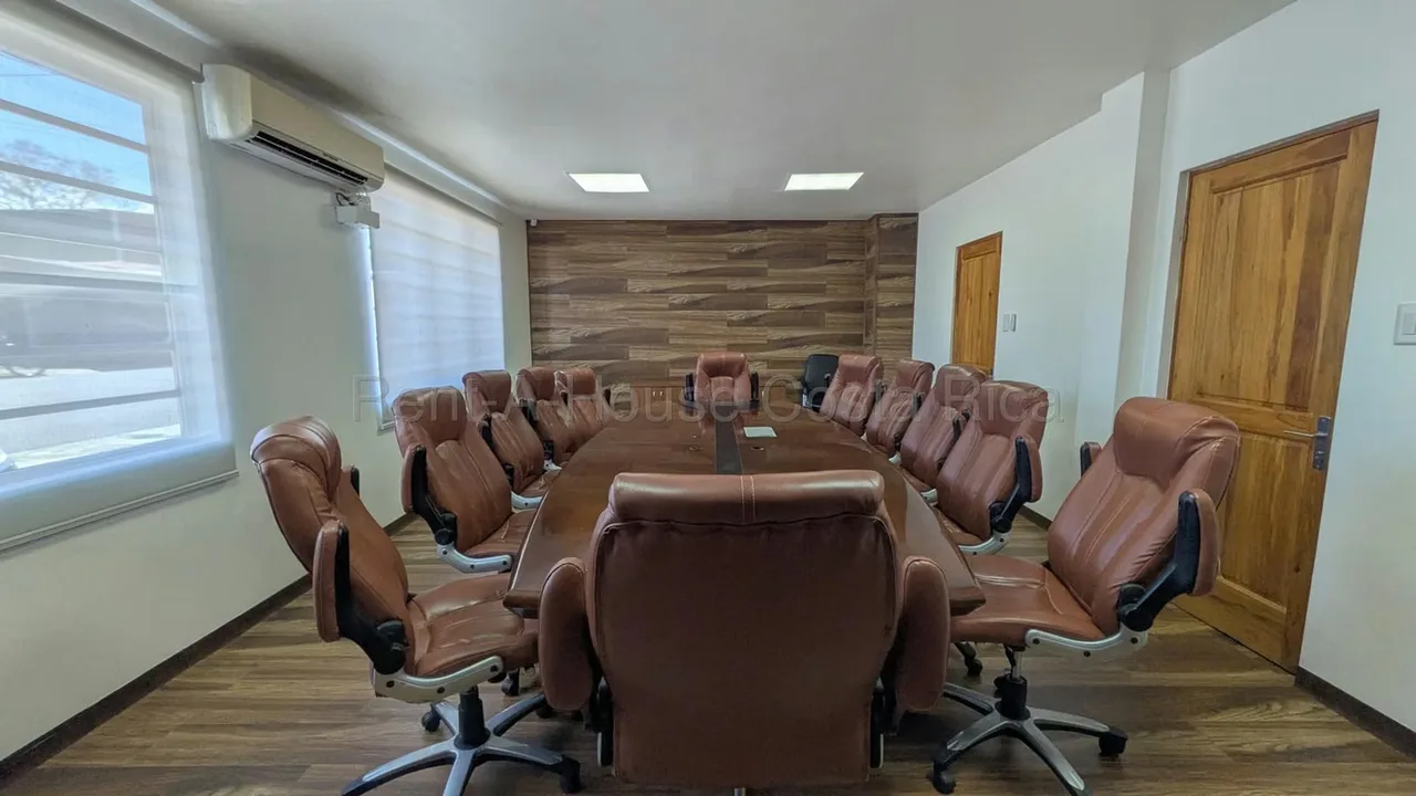 15 m² Office for Rent in Barrio Dent, photo 4