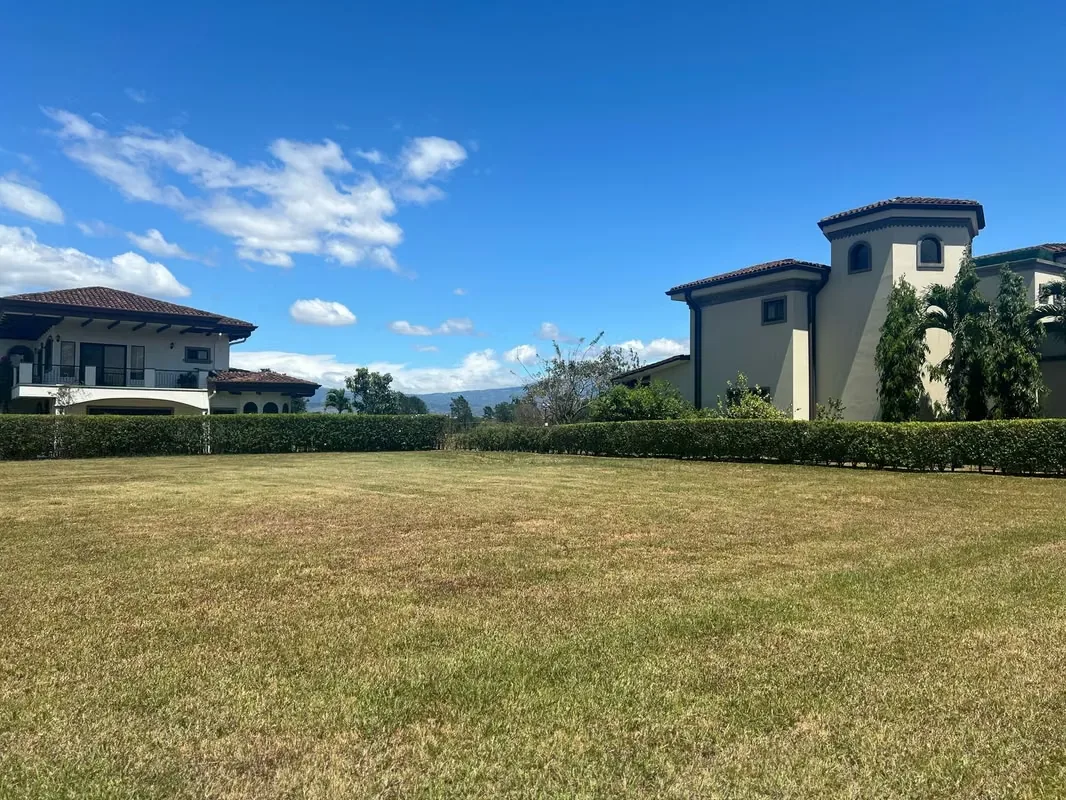 Spacious Lot for Sale in an Exclusive Condominium – Ideal for Building, photo 4