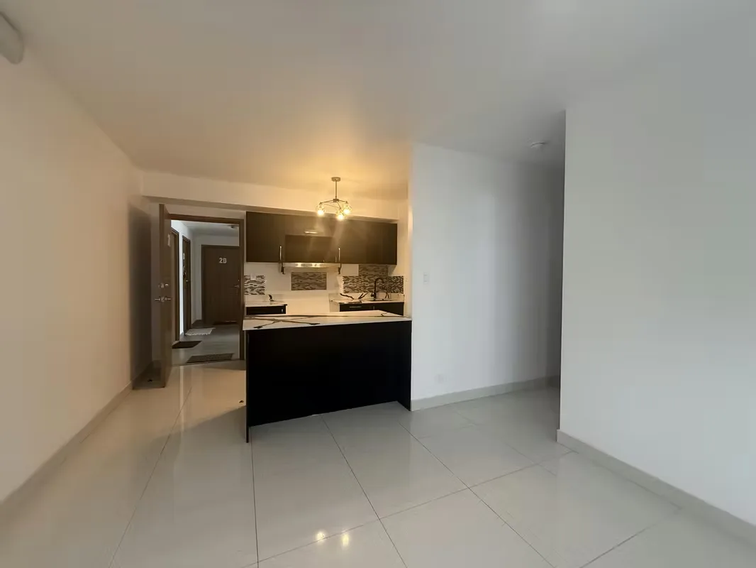 Condominio con Piscina semi olimpica, piscina recreativa, senderos, gimnasio, Rancho bbq,, seguridad 24/7.