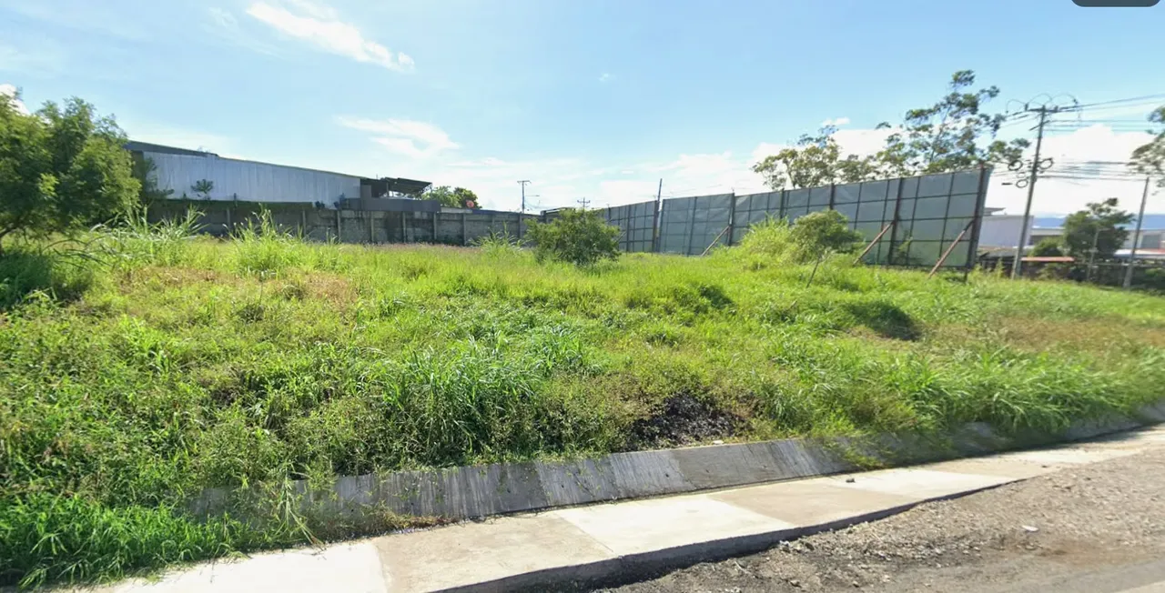 Lote 2.500 m² esquinero comercial en Cartago
