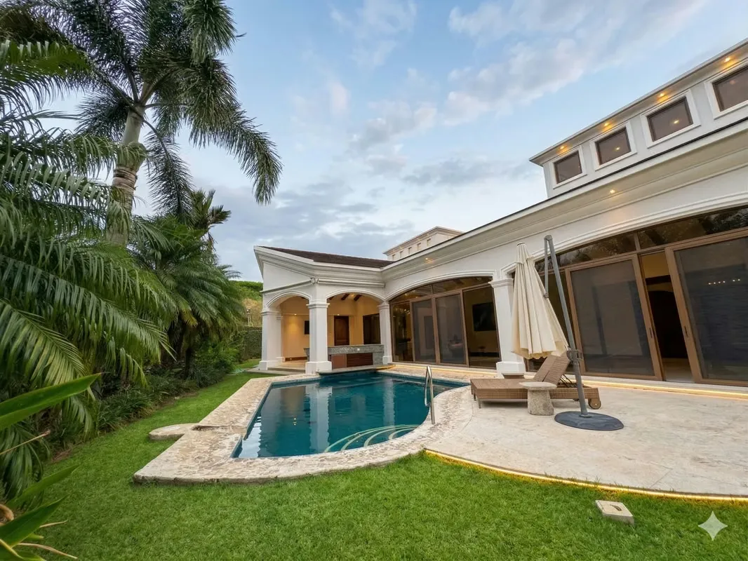 HOUSE FOR SALE IN BOSQUES DE LINDORA*
