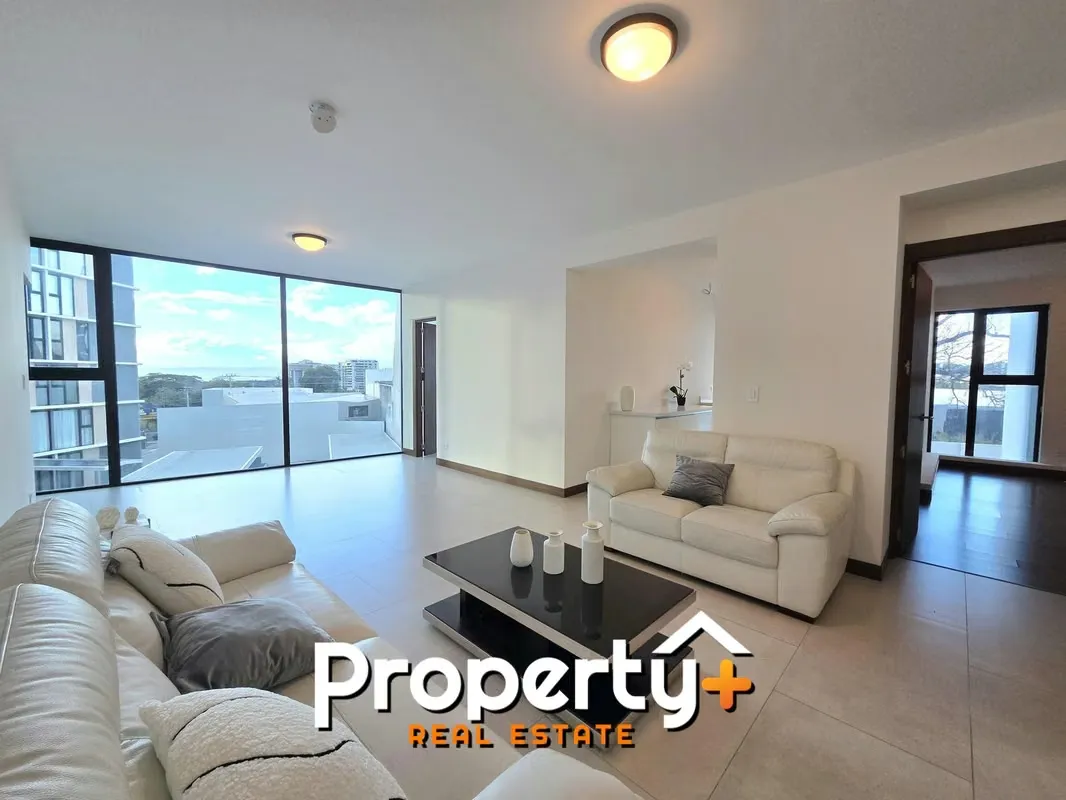 Por Country Club / 3 Habitaciones / Amplias Zonas Verdes