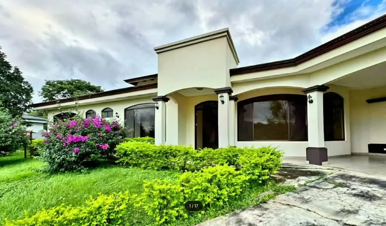 ALQUILER DE CASA, HACIENDA LOS REYES, 3 HABITACIONES Y 1 DE SERVICO, CON PATIO, LINEA BLANCA