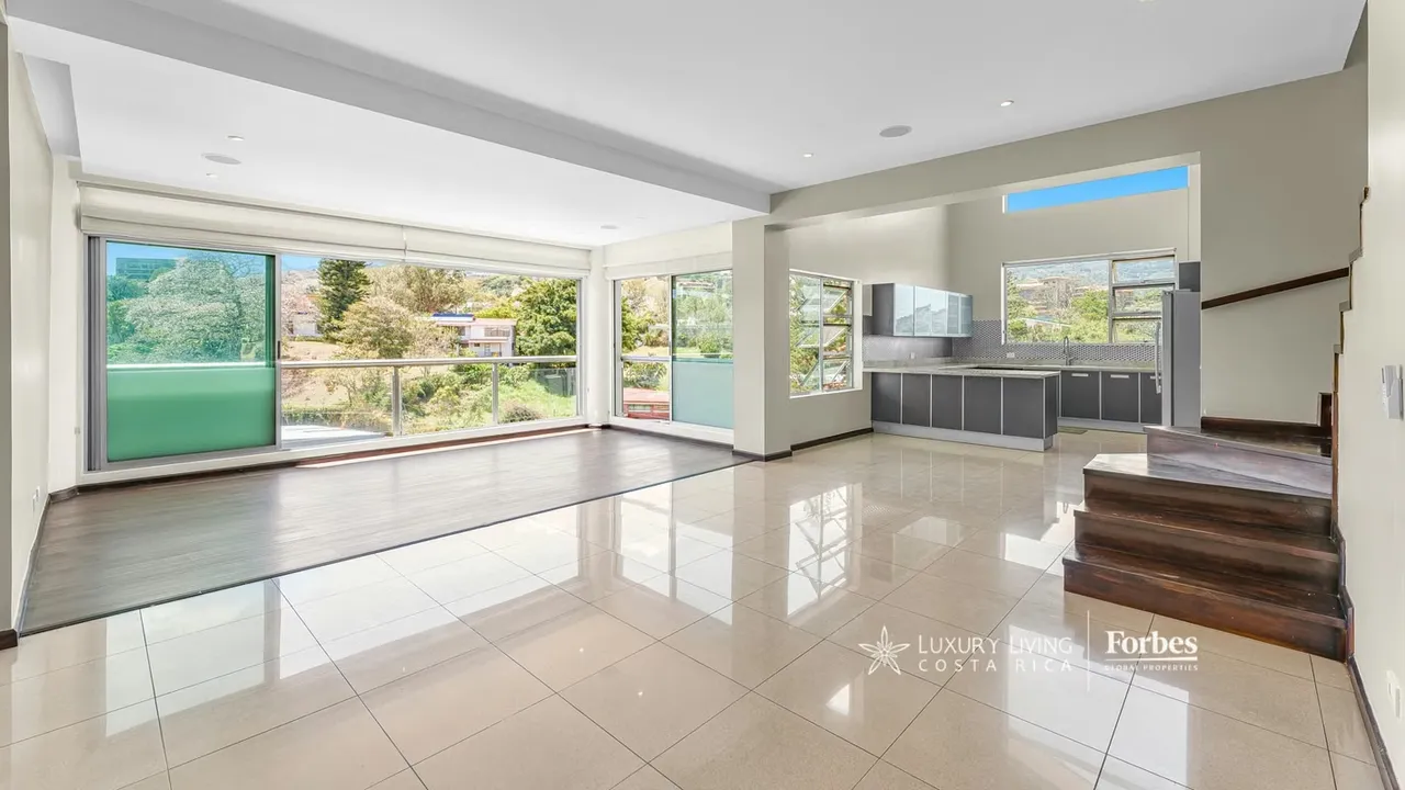 21370 - Apartment for Rent with Maid’s Quarters in Escazú Condominium