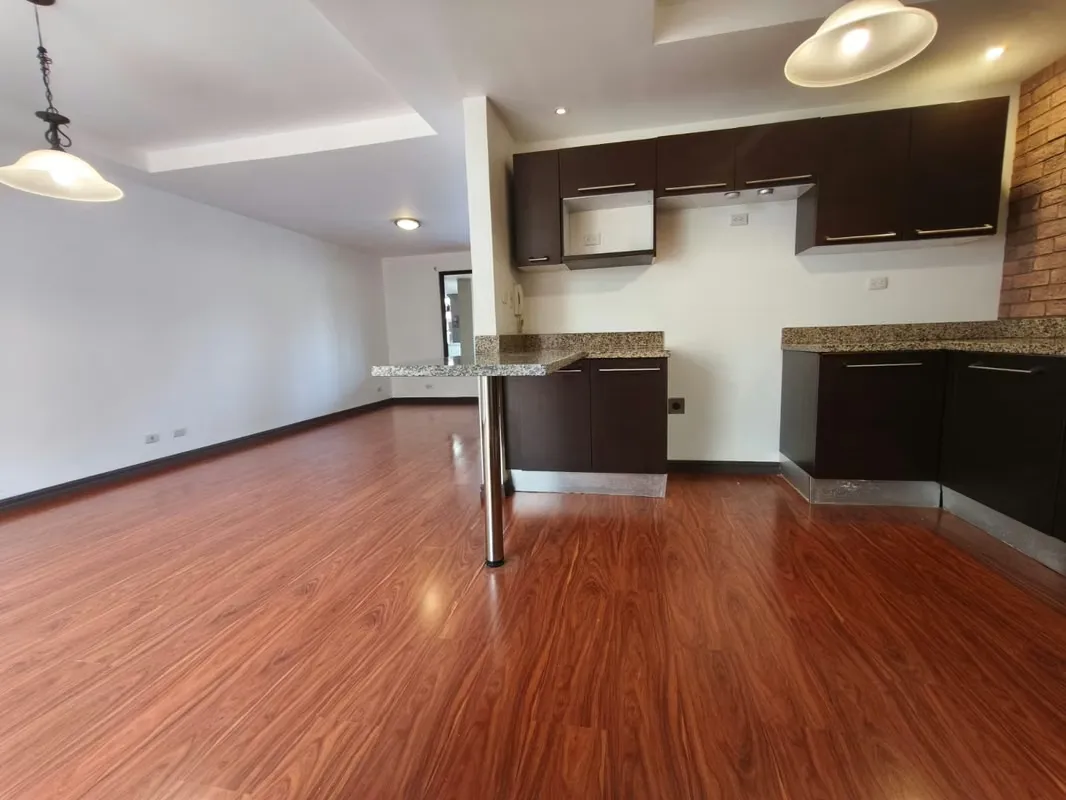Esta casa se ubica en Condominio Hacienda Sacramento en Concepción de Tres Rios. Un condominio con tapia perimetral, acceso controlado, calles adoquinadas, servicio de seguridad las ... — photo 5