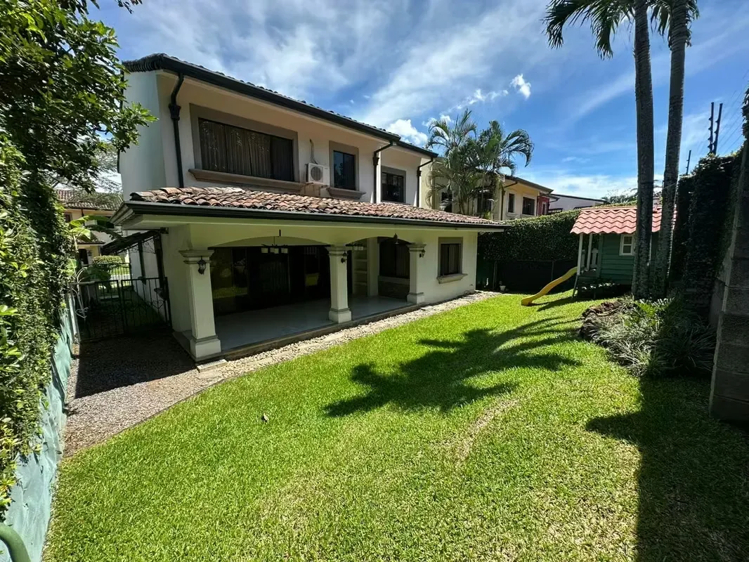 House for Sale in Santa Ana – $520,000 USD K.V