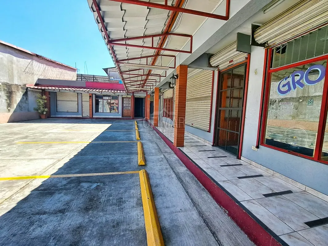 LA-10 LOCALES DISPONIBLES EN PLAZA COMERCIAL, TRES RÍOS CENTRO