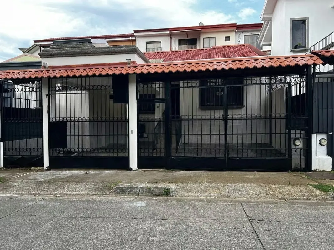 HOUSE FOR SALE in La Trinidad, Alajuela Center