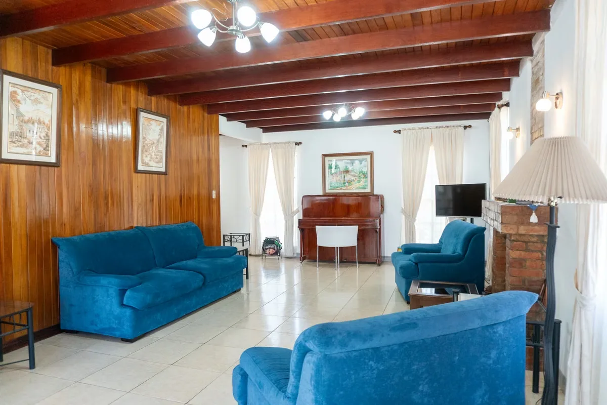 House for Sale in San Pedro, UCR Area – 6 Bedrooms — photo 4