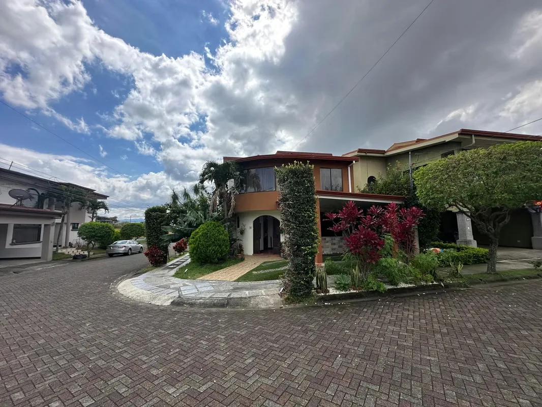 **House for sale in San Pablo de Heredia**