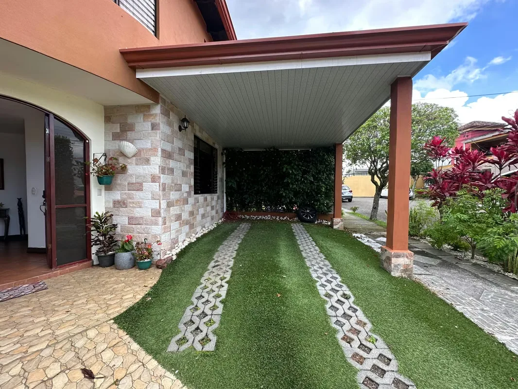 **House for sale in San Pablo de Heredia** — photo 3