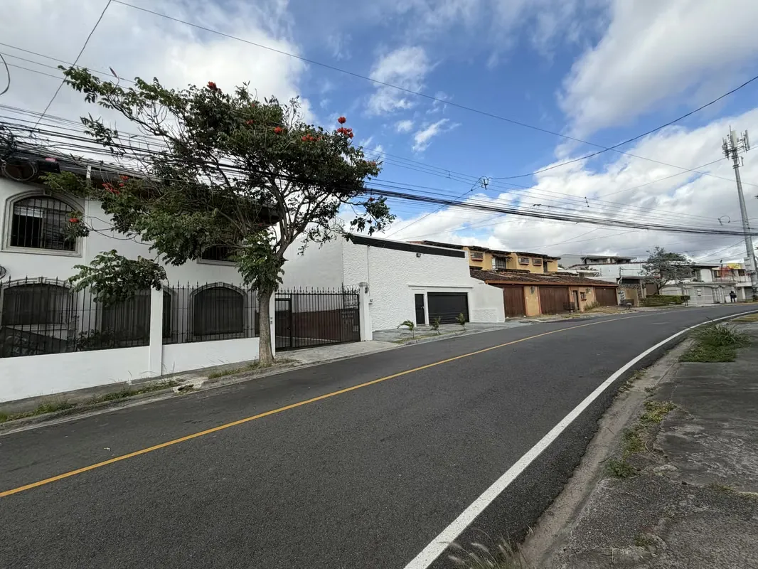INVERSIÓN PREMIUM EN ESCAZÚ  2 CASAS | ALTA RENTABILIDAD | TREJOS MONTEALEGRE | $400,000