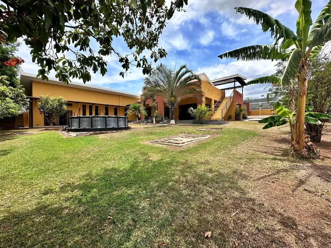 Venta: Quinta con  casa amplia y moderna,  piscina y frutales , Grecia, Alajuela. (FAU)