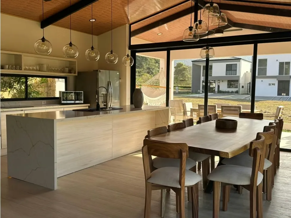 Se Vende Hermosa Casa Amueblada en Condominio Punta Leona