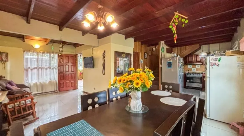 Investment Property for Sale with Prime Location and Mixed-Use Zoning — photo 5
