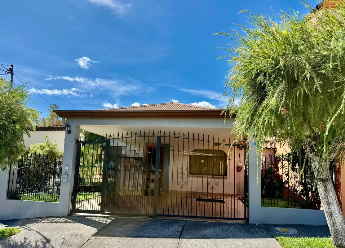 1 FLOOR HOUSE FOR SALE in residential in San Roque de Barva, Heredia