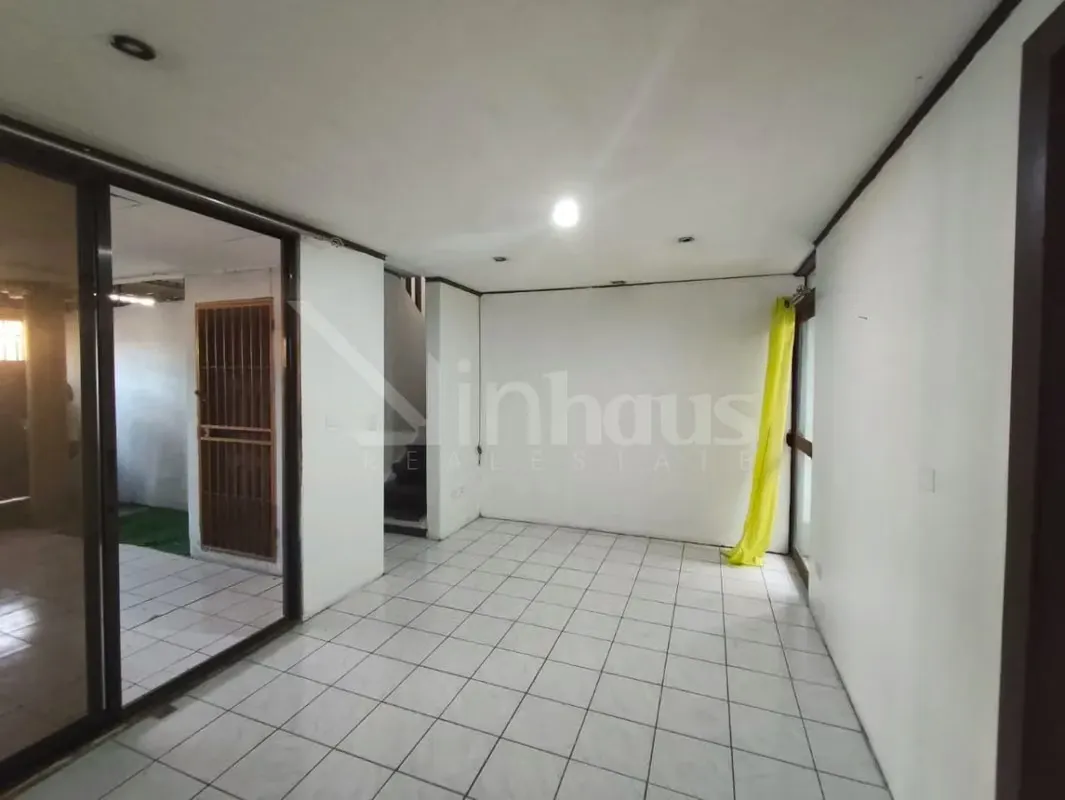 Venta de casa con apartamento en San Felipe de Alajuelita
