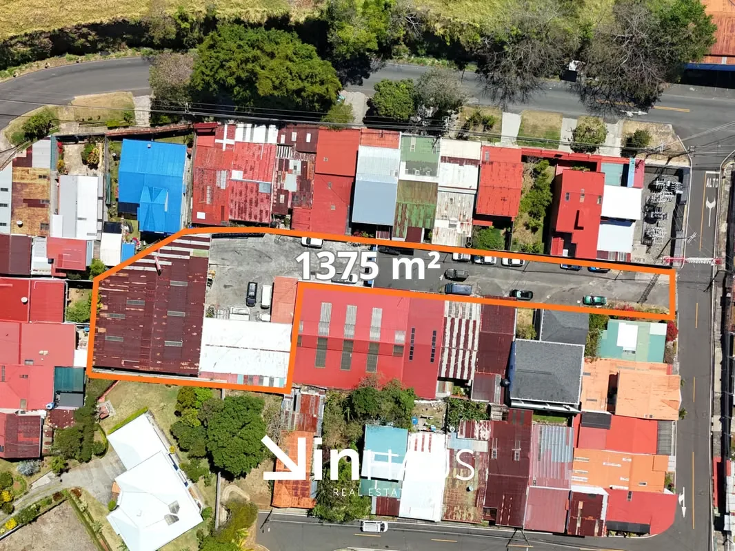 Commercial property located in San Pablo de Barva, Heredia, which integrates a functional winery and offices in a 1,375 square meters land. The total construction covers 700 square ... — photo 2