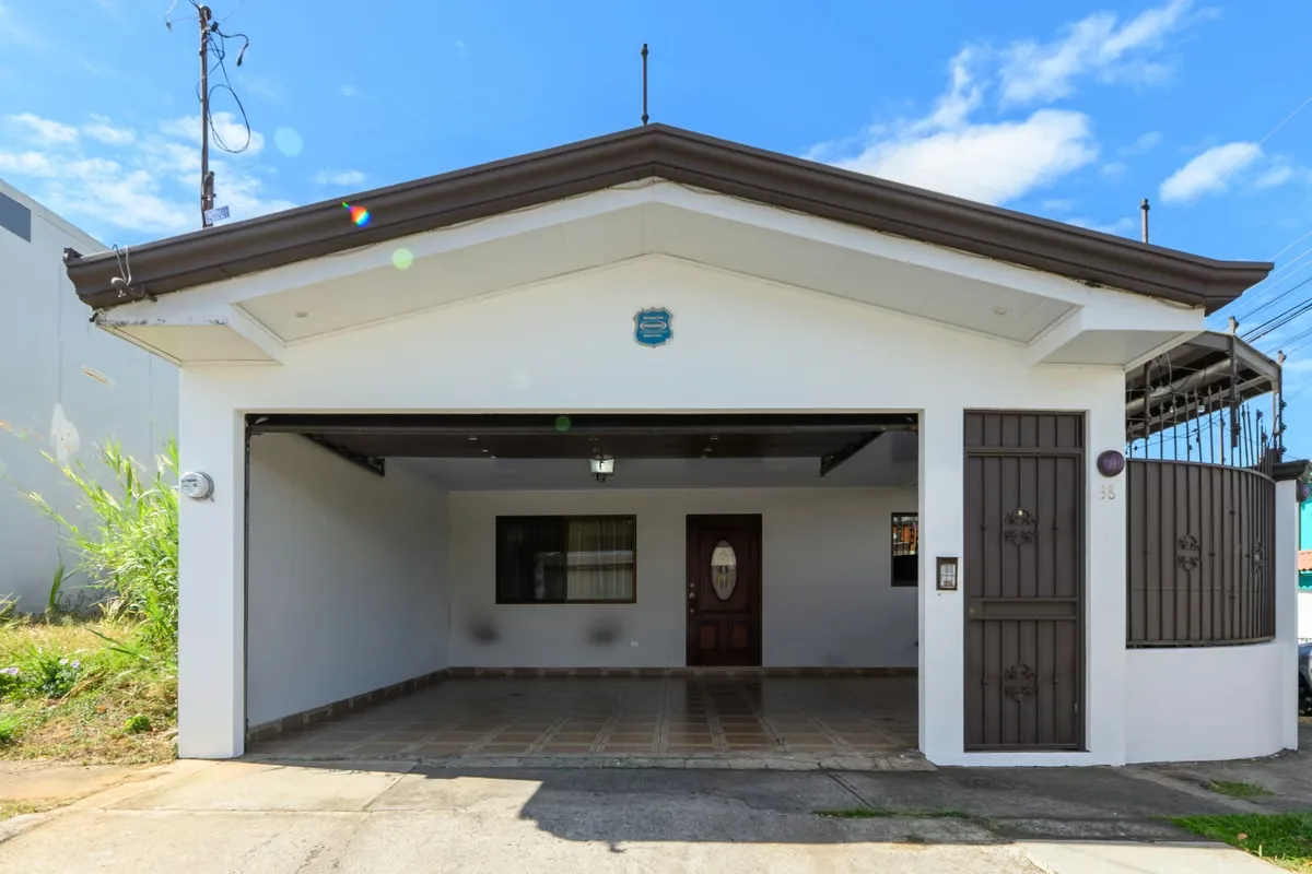 Amplia y sólida vivienda ubicada en residencial El Páramo San Pablo de Heredia, ... — photo 4