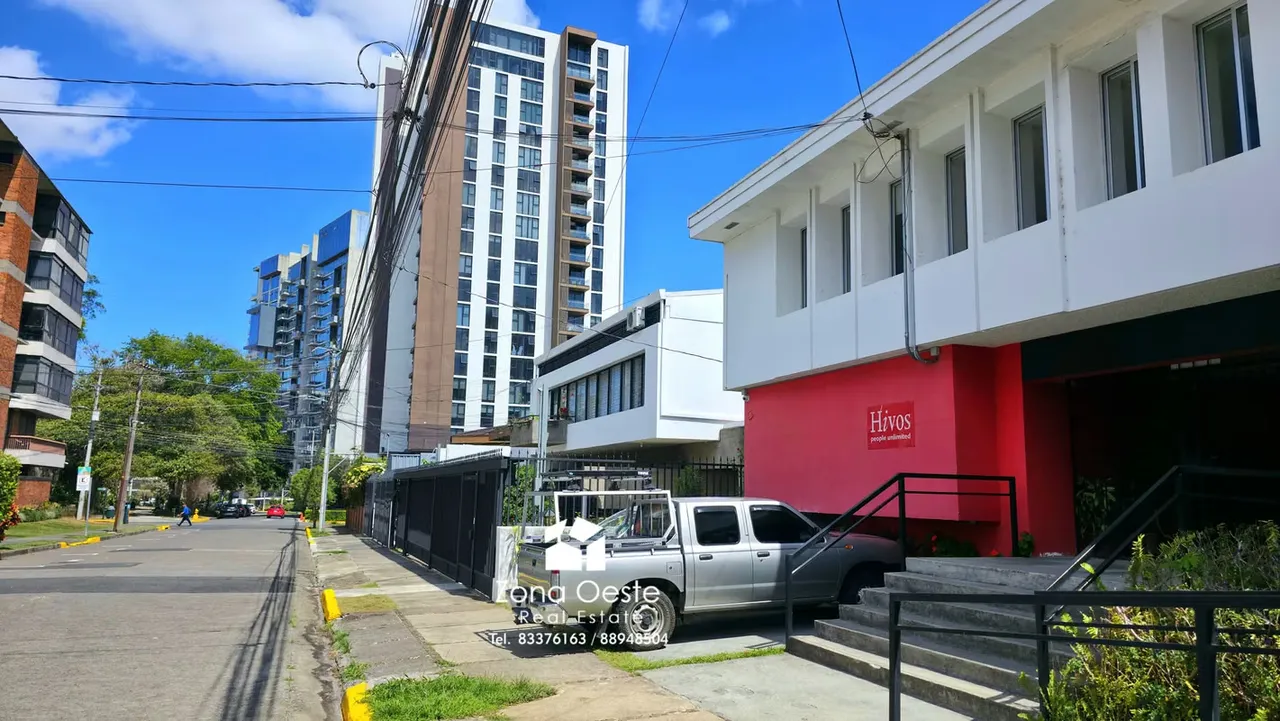 Exclusive and spacious property for sale in Nunciatura!