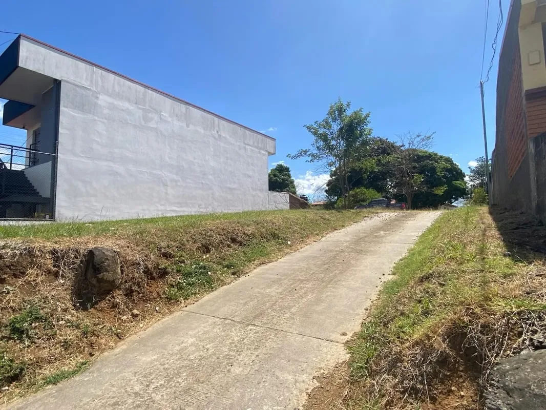 I am selling a flat, commercially zoned lot located in the Turrúcares District, Alajuela Canton, Alajuela Province, near the Turrúcares Gas Station, with frontage on a national public ... — photo 5