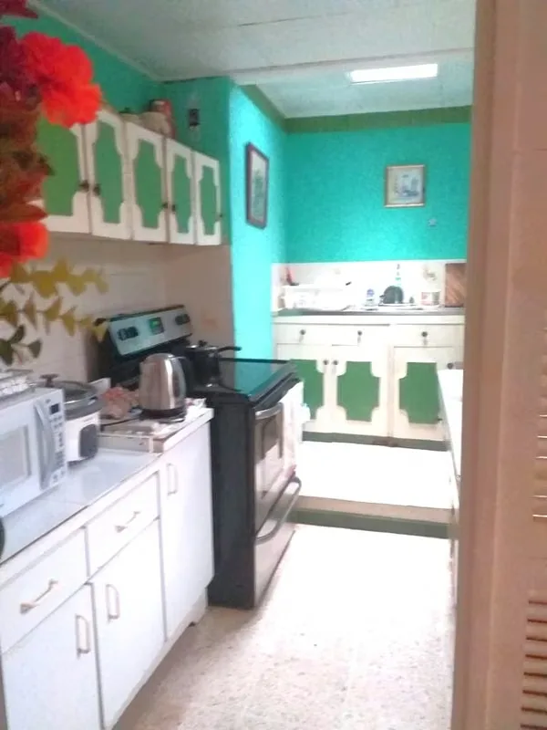 Casa a la venta con tres apartamentos en Moravia, San Vicente, cerca del restaurante La Princesa Marina. — photo 2