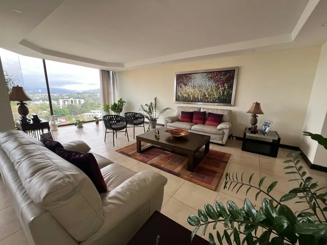3-bedroom condo + maid's quarters in Jaboncillos, 317m², excellent view, clubhouse, Escazú Sale