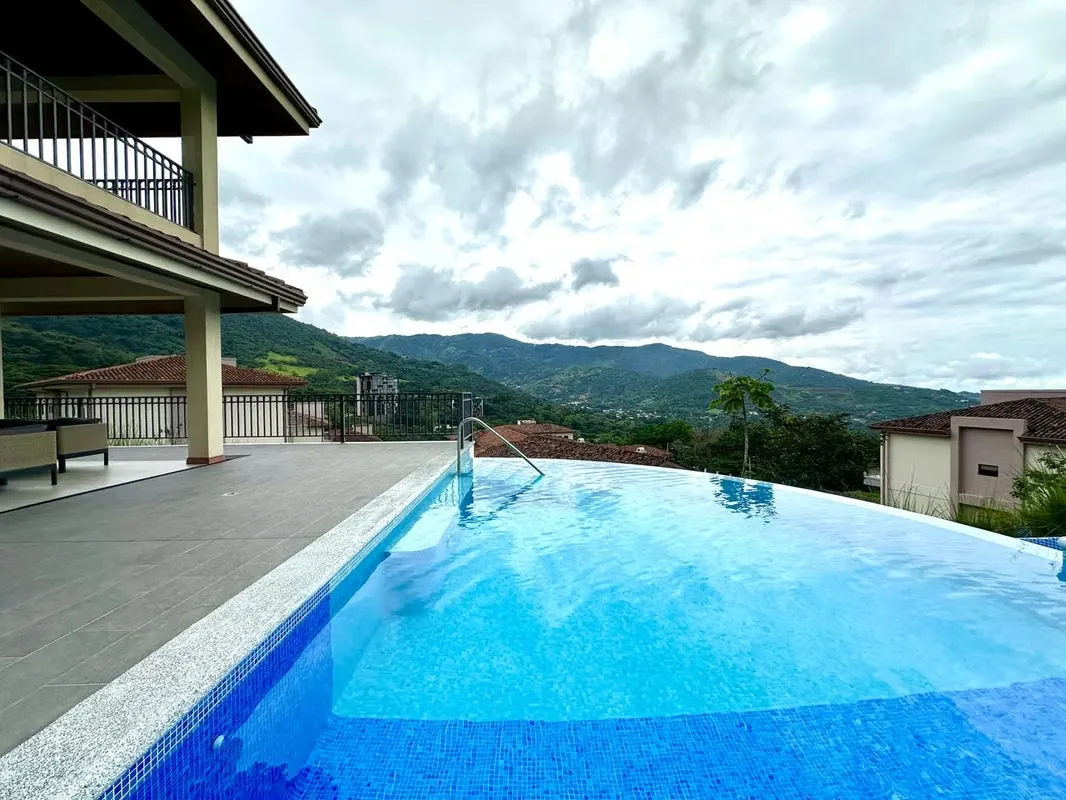 VENTA DE APARTAMENTO EN CONDOMINIO VISTA AL VALLE - SANTA ANA*