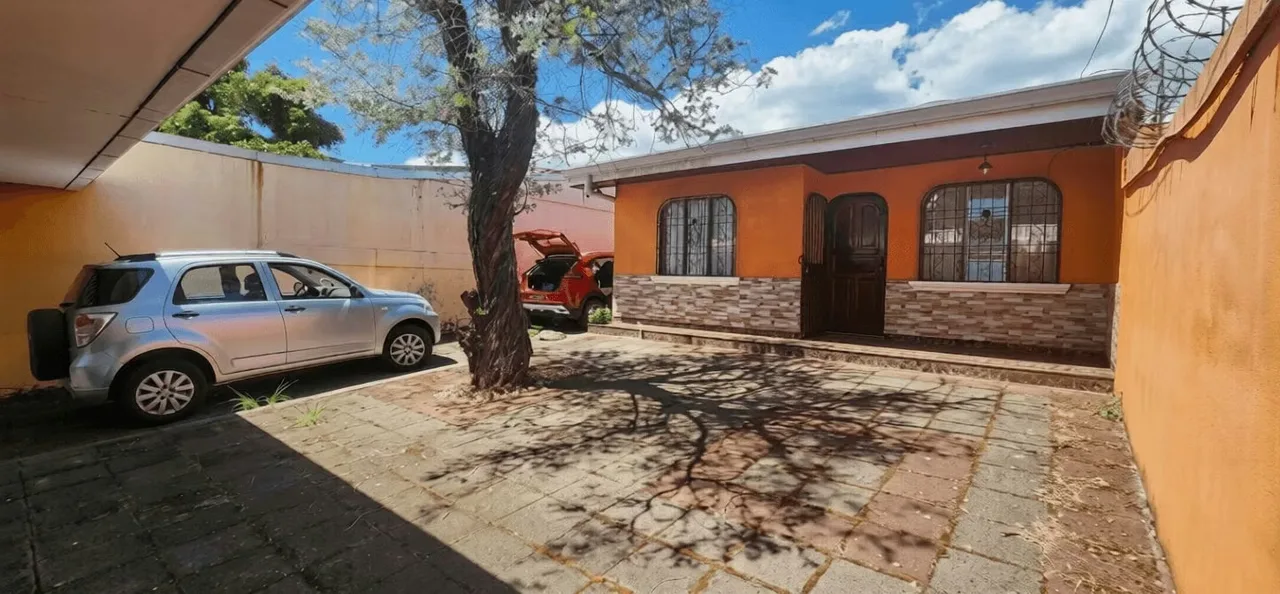 Sale of Urban Land with MIXED USE and Development Potential in Alajuela.