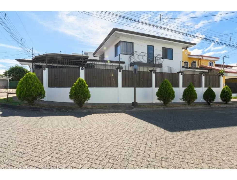 Casa en Venta en Heredia, San Pablo | Amplios Espacios | 3 Habitaciones