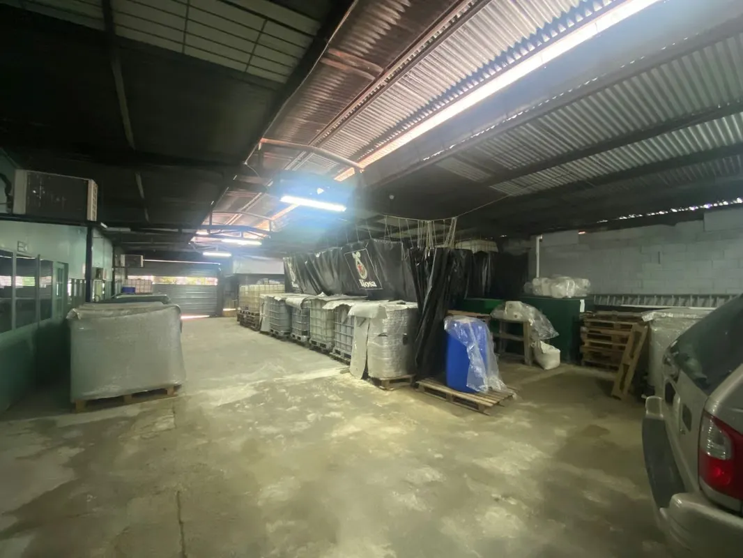 Acquire a commercial warehouse ideal for your business in one of the fastest-growing urban areas with high demand ...