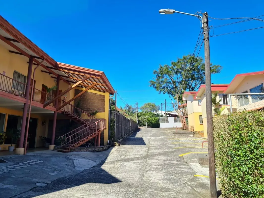 Se vende hotel en Cuidad Quesada, San Carlos