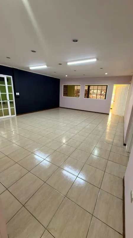 Local en alquiler en Escazu - Excelente ubicacion