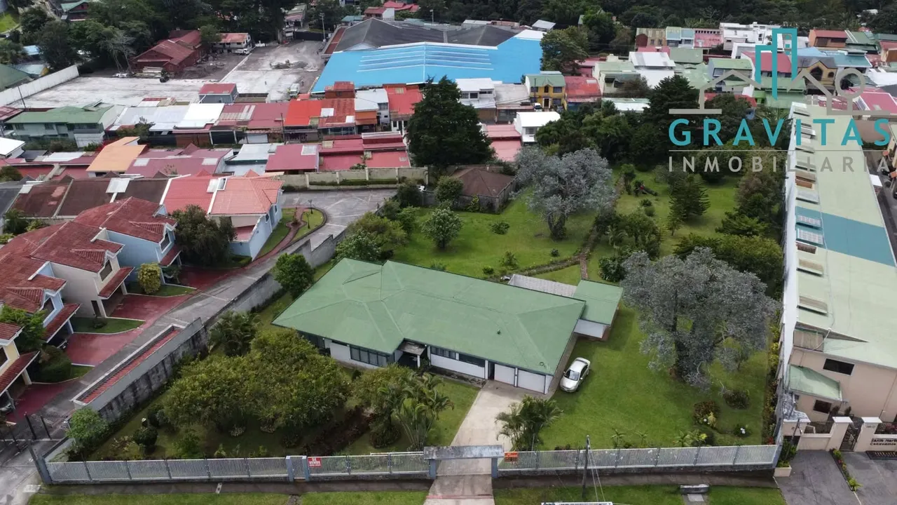 Venta de casa en San Pedro | UN PISO | TERRENO PLANO DE 4314 m2 |  | F 625