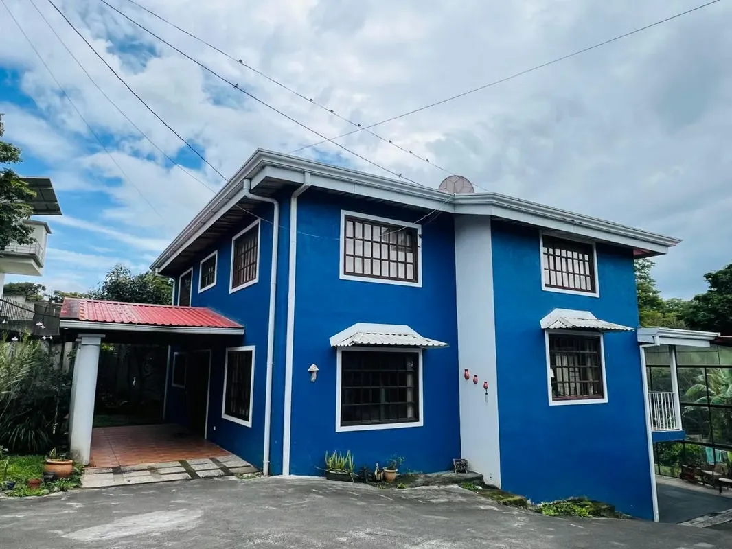 House for sale in Santo Domingo de Heredia, featuring a BBQ ranch.