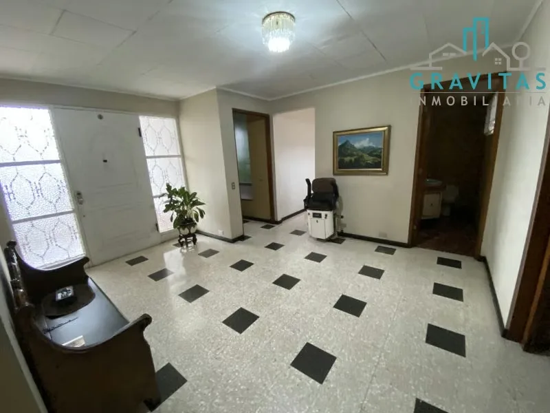 For rent with mixed land use, located in Los Yoses, San Pedro de Montes de Oca. Ideal for a residence or offices, this property includes an electric stairlift for seniors, compliant ... — photo 2